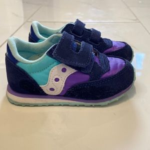 Saucony runners. Like new.